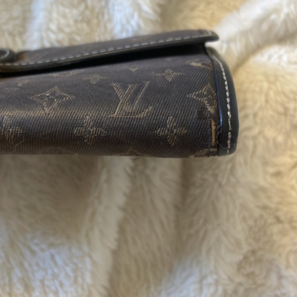 Louis Vuitton min lin pattern Sarah wallet EUC - Picture 11 of 11
